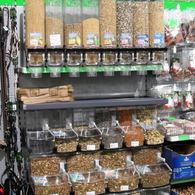 Pet food display